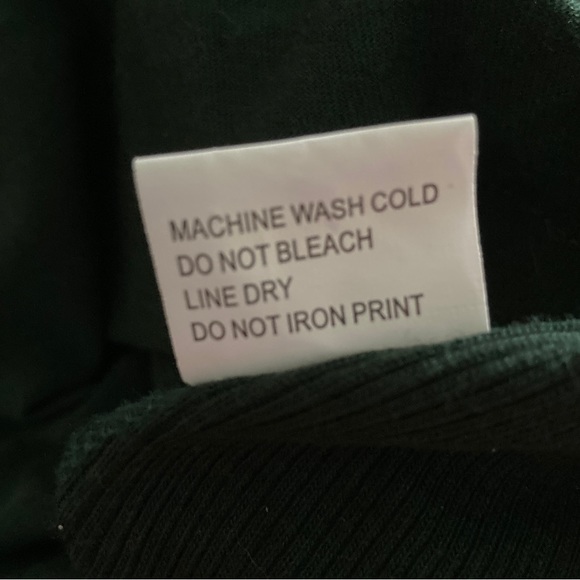 NY Jets Football shirt for small dog. Like new, size small. Machine wash… - Picture 6 of 6